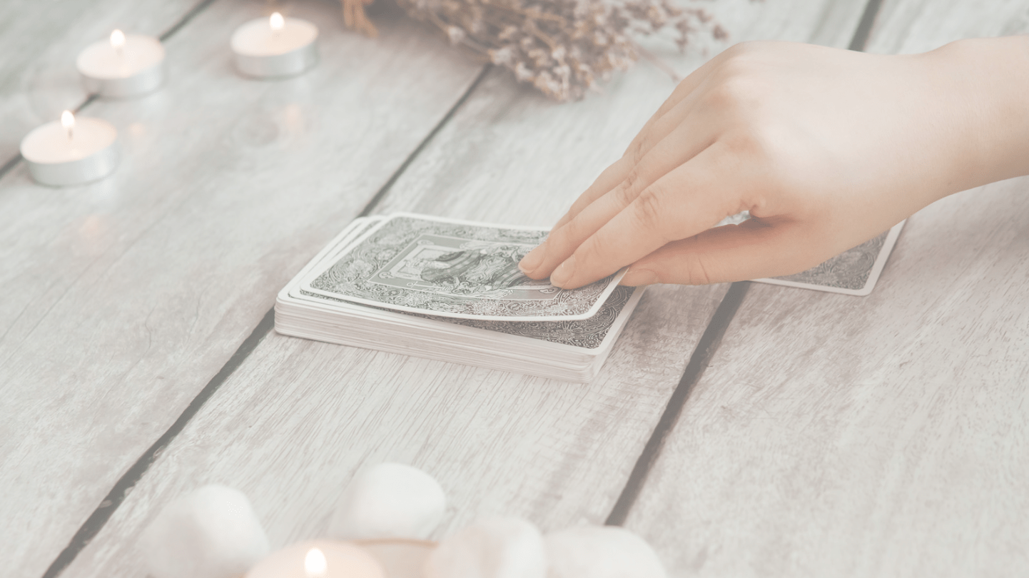 Conoce los beneficios de la lectura del Gran tablero Lenormand